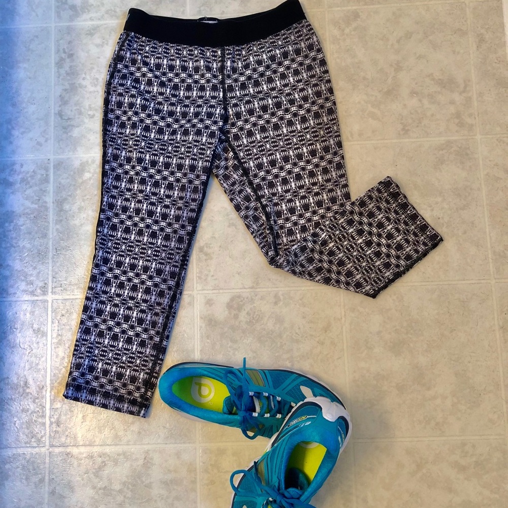 Soffe Dri Workout Capri Panta